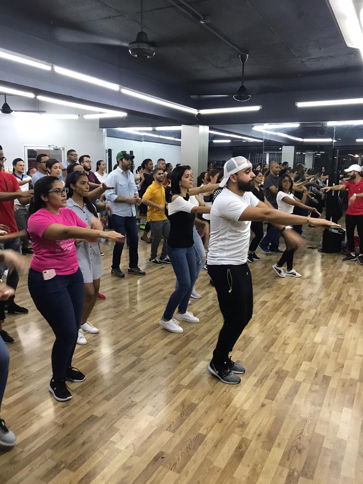 Randy Santos Academia de baile. Santo Domingo
