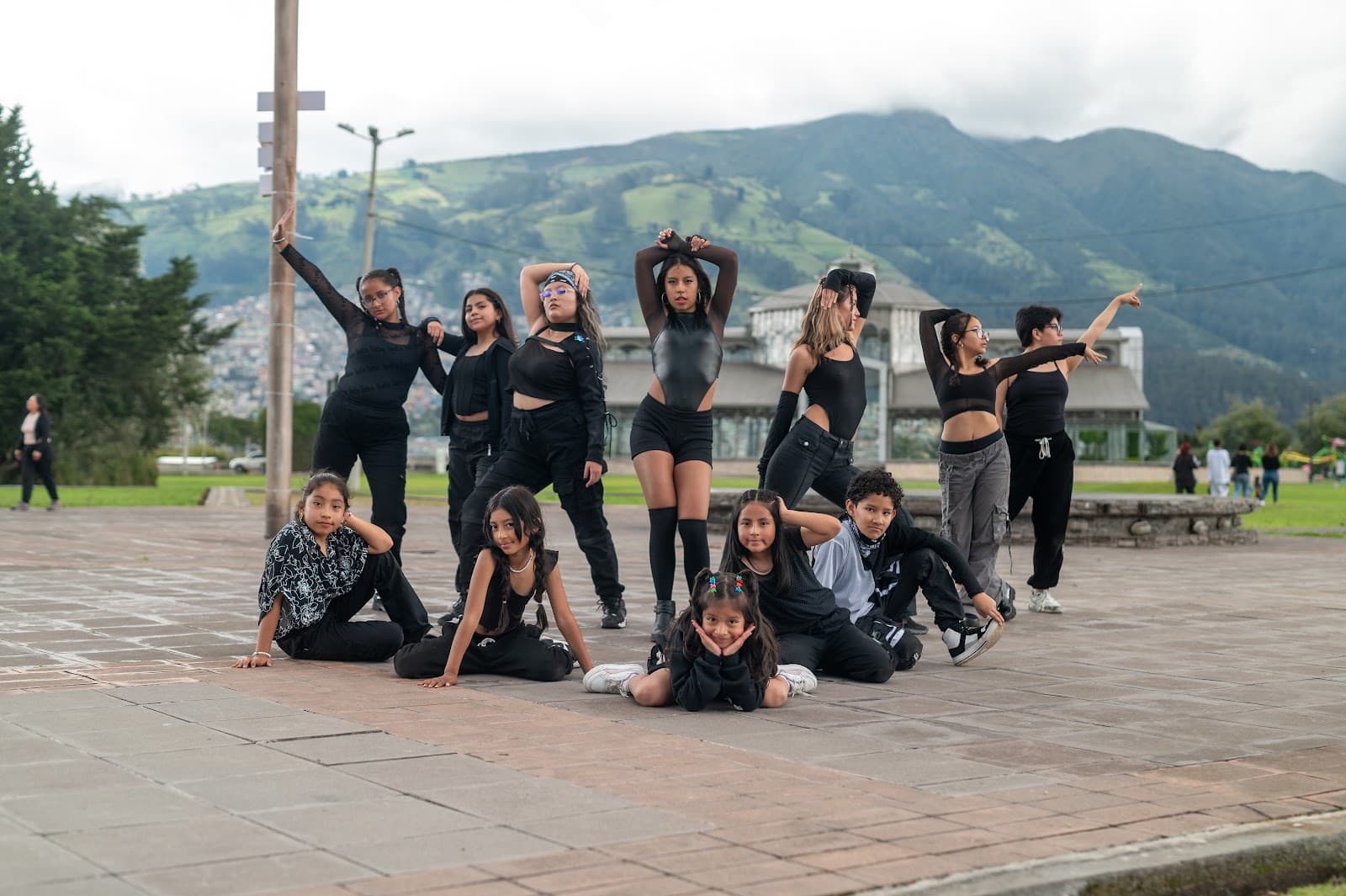 "SATU DANCE" Escuela de Baile.. Quito