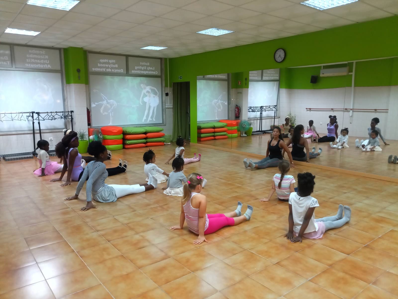 Academia Dança Ritmos e Reflexos. Agualva-Cacém