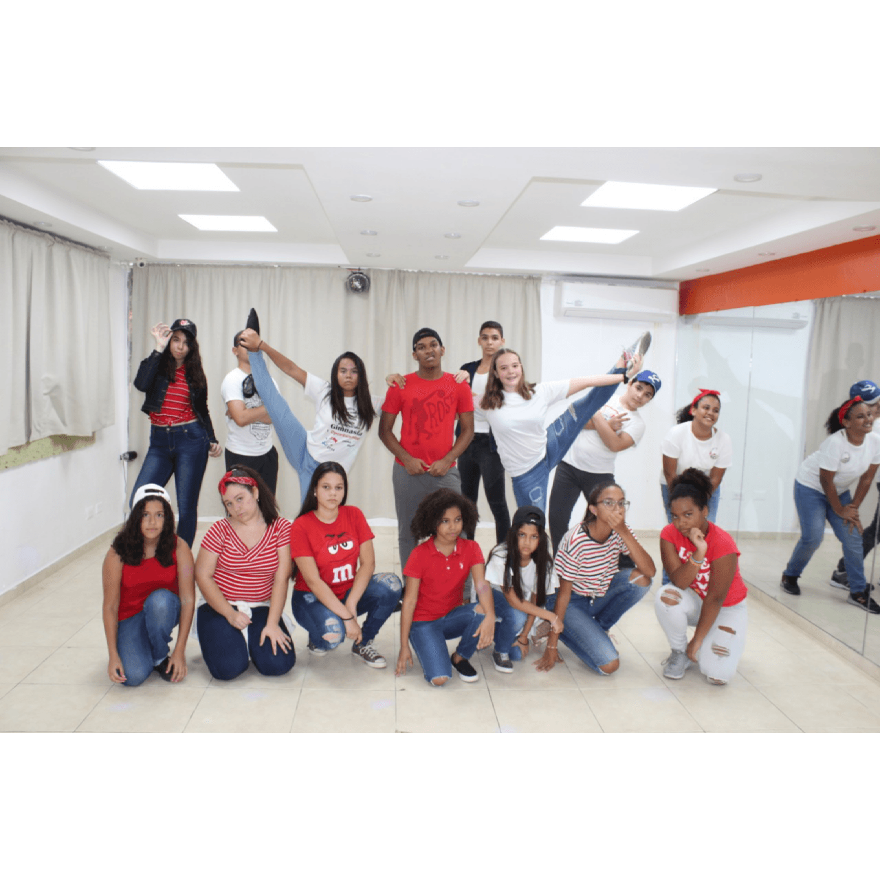 Kimbara Escuela De Danzas. Santo Domingo de Guzmán