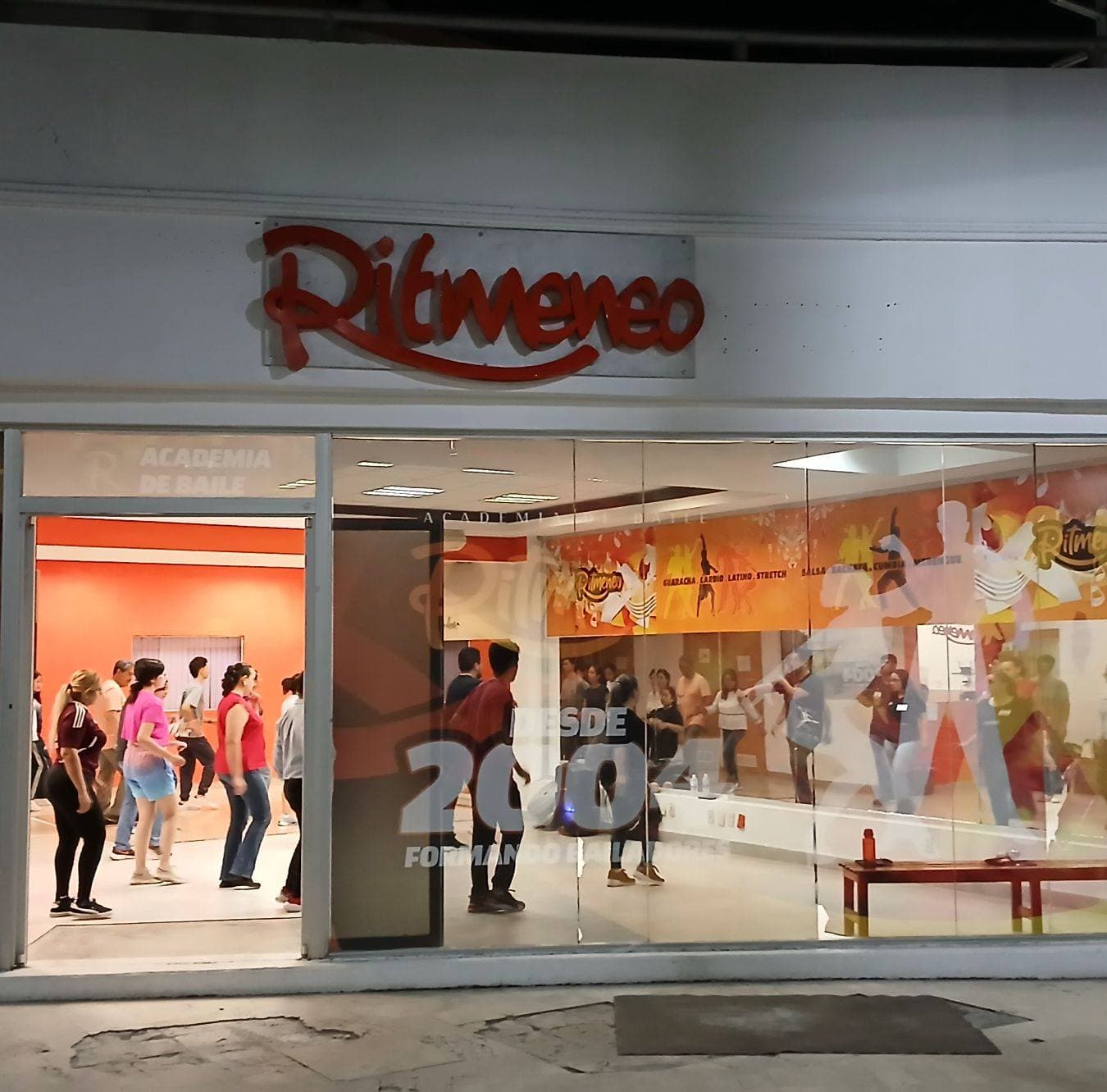 Ritmeneo Academia de Baile en Celaya | Clases de Salsa, Bachata y Cumbia. Celaya